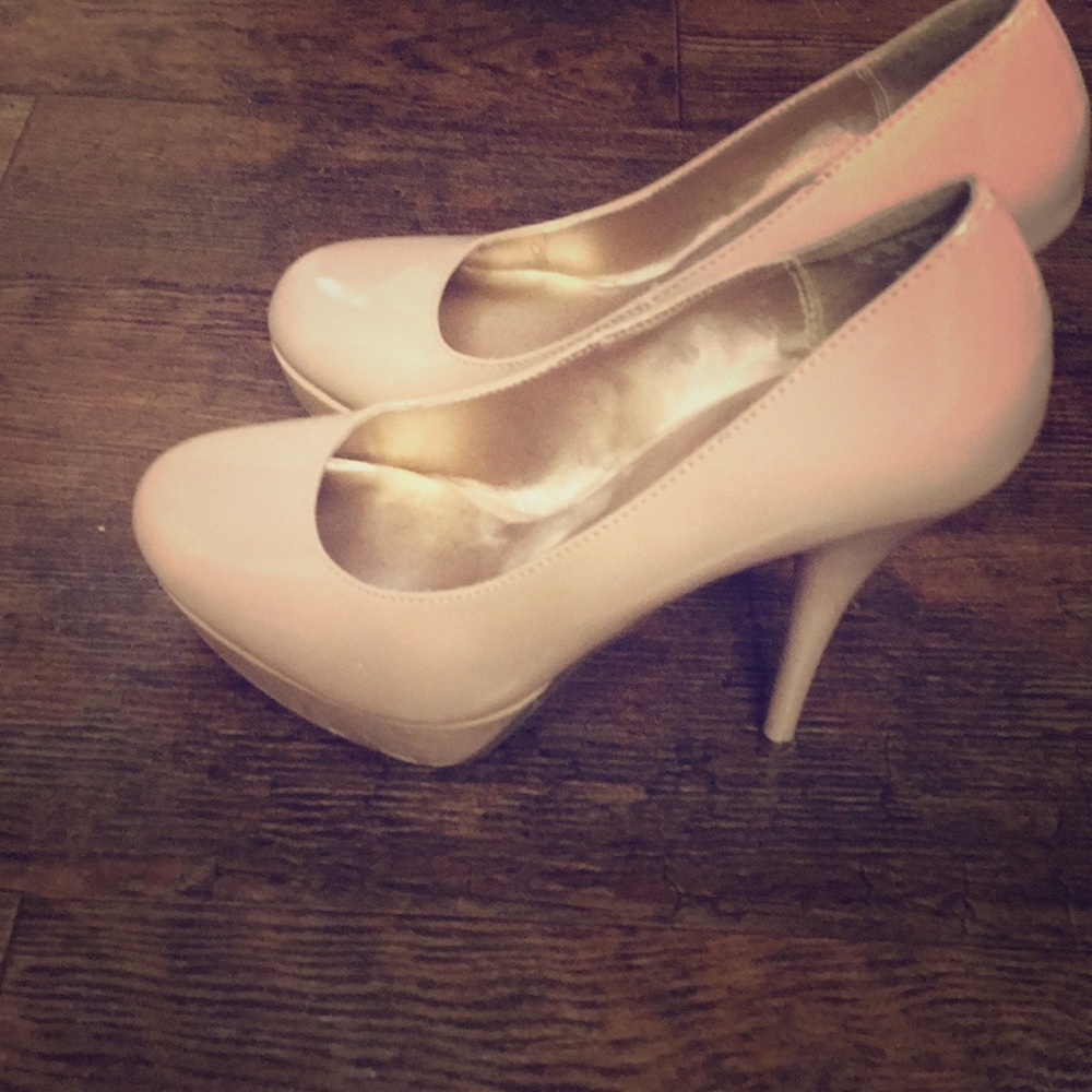 Size 6 nude heels. Worn one time